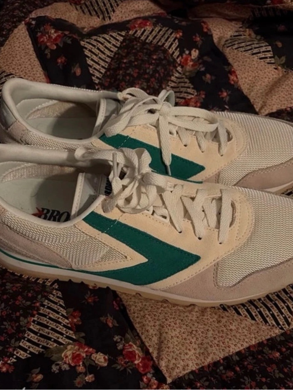 Brooks Women's White and Teal Retro Lace-Up Sneakers